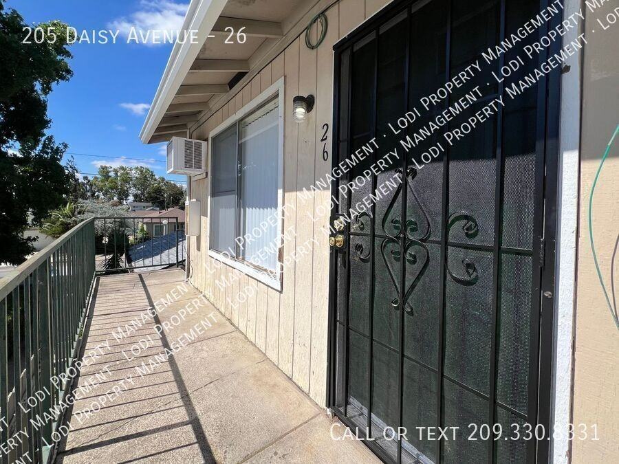 205 Daisy Ave #26 - Photo 2 of 20