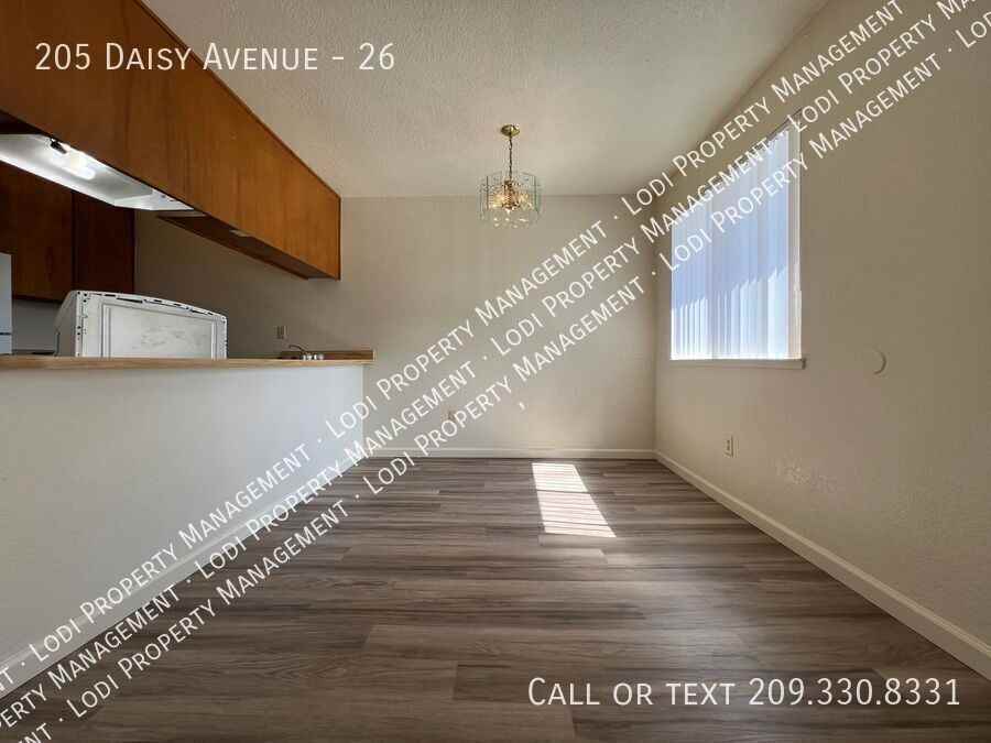 205 Daisy Ave #26 - Photo 6 of 20