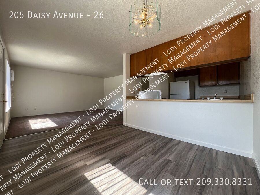 205 Daisy Ave #26 - Photo 7 of 20