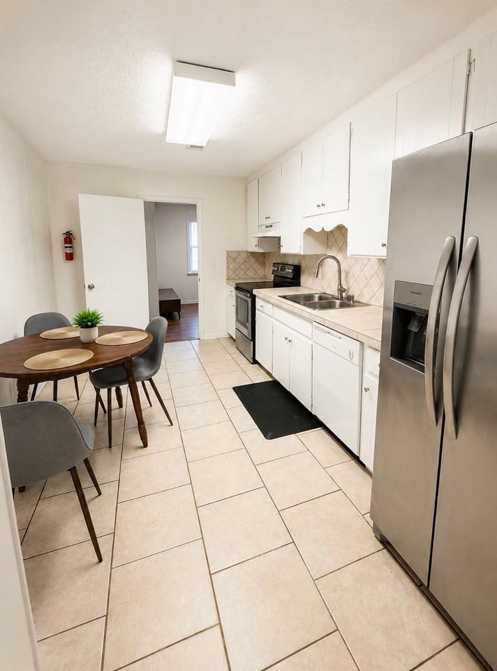 111 Maple St - Photo 4 of 22