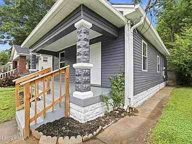 2329 W Lee St - Photo 4 of 24