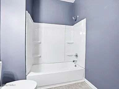 2329 W Lee St - Photo 5 of 24