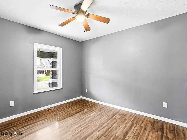 2329 W Lee St - Photo 7 of 24