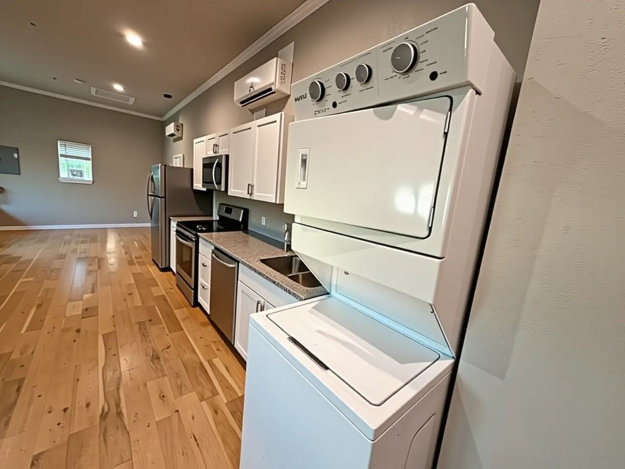 2714 E 15th St #6 - Photo 3 of 6