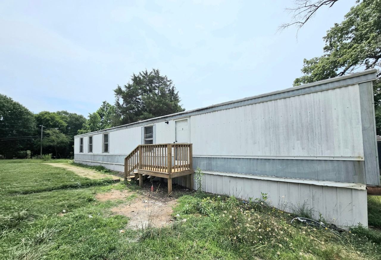 1114 Lavender Rd #2 - Photo 4 of 15