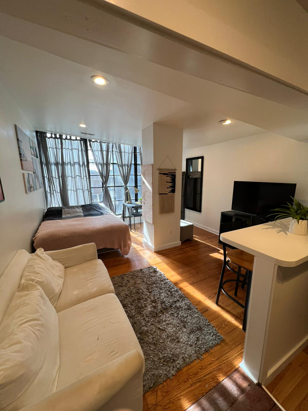 313 2nd St Se #205 - Photo 2 of 12