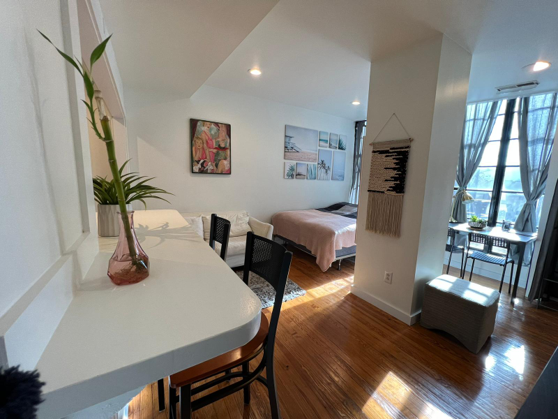313 2nd St Se #205 - Photo 3 of 12