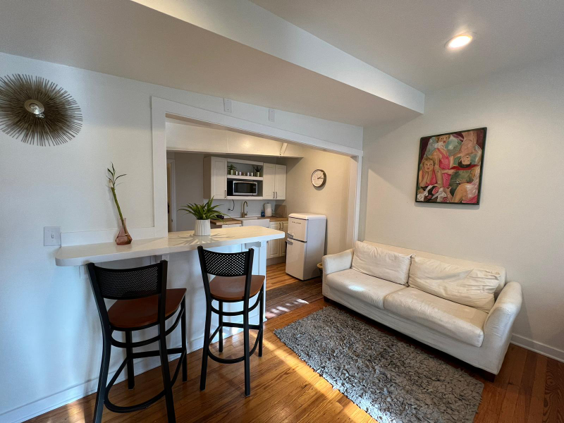 313 2nd St Se #205 - Photo 4 of 12