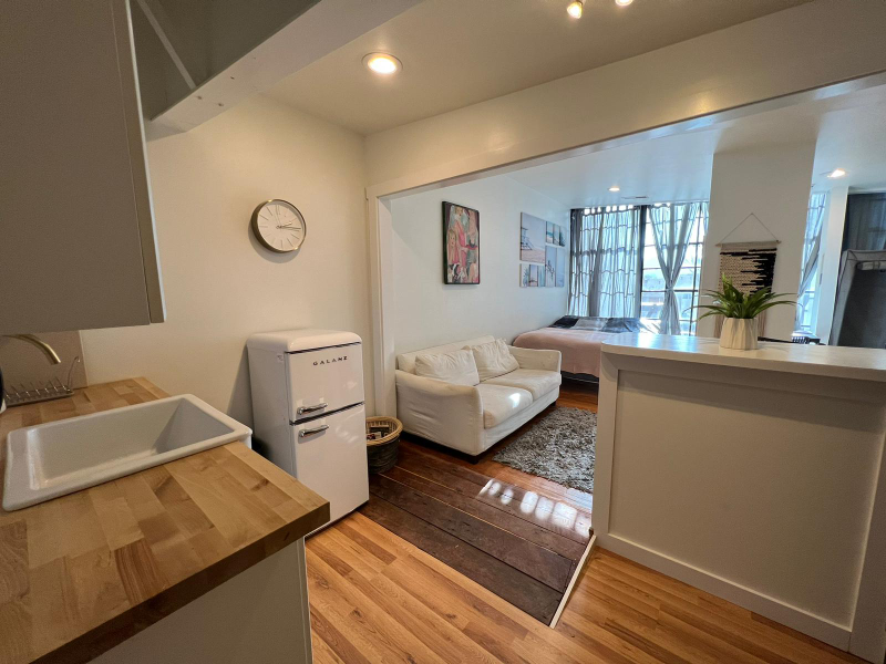 313 2nd St Se #205 - Photo 6 of 12