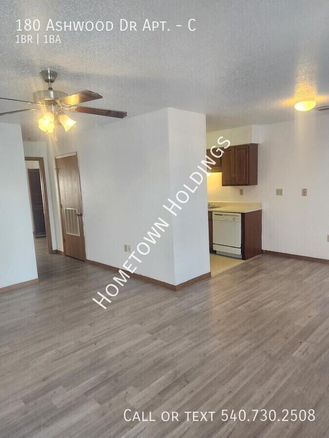 180 Ashwood Dr #C - Photo 2 of 8