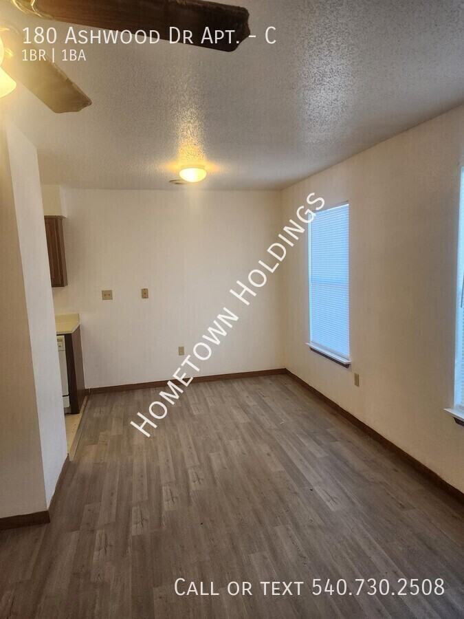 180 Ashwood Dr #C - Photo 3 of 8