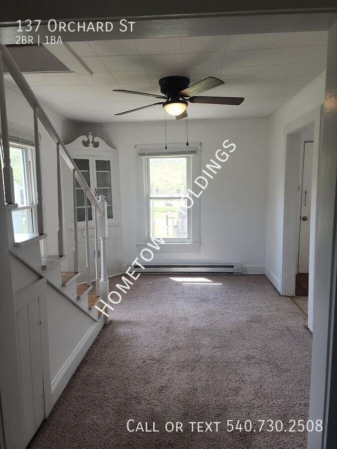 137 Orchard St - Photo 4 of 11