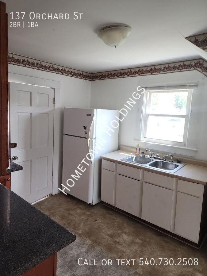 137 Orchard St - Photo 6 of 11