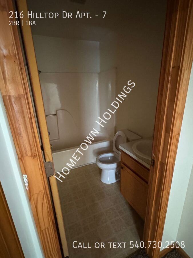 216 Hilltop Dr #7 - Photo 2 of 13