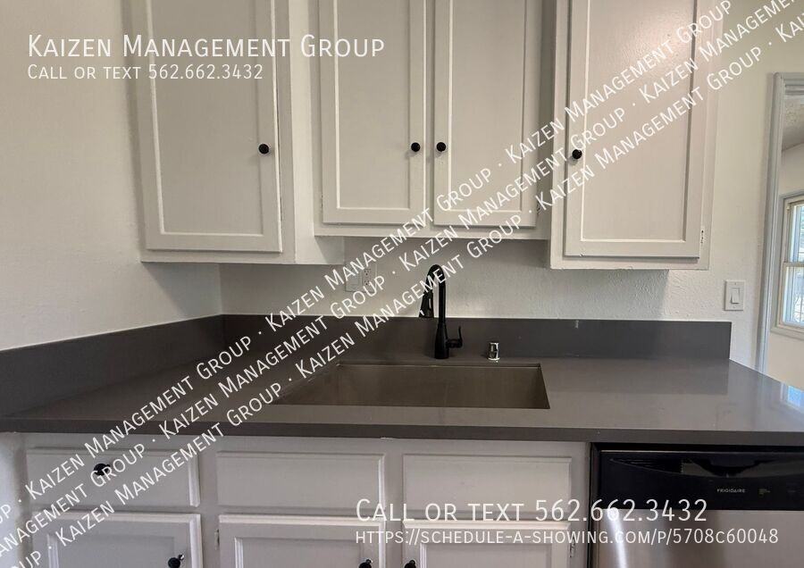 160 W Hillcrest Blvd #A - Photo 5 of 9