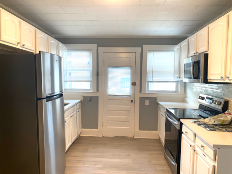 1083 Main St #1 - Photo 5 of 9