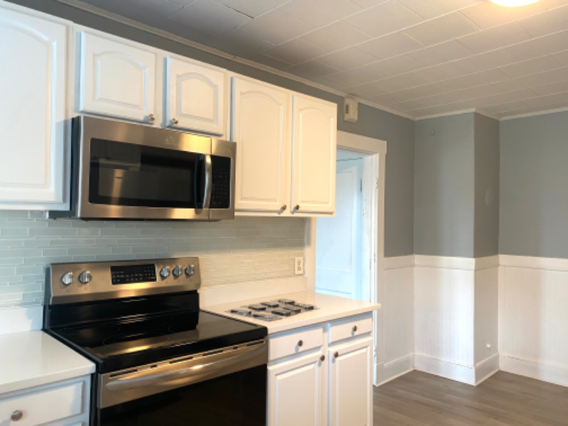 1083 Main St #1 - Photo 6 of 9