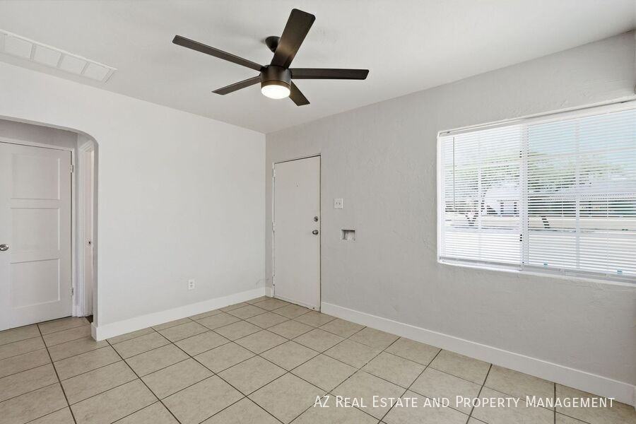 1040 N 16th St #1040 - Photo 4 of 25