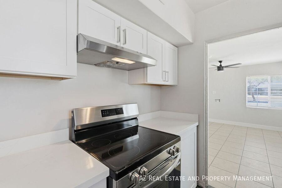 1040 N 16th St #1040 - Photo 7 of 25