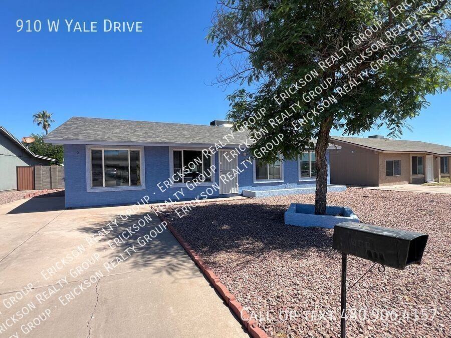 910 W Yale Dr