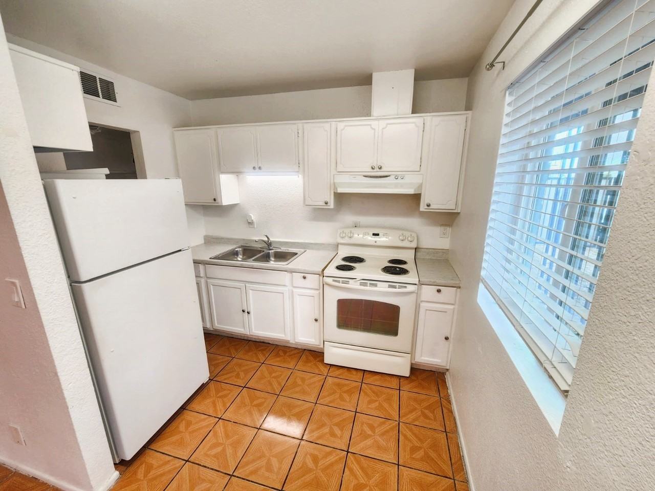 337 N 93rd St #2 - Photo 2 of 7