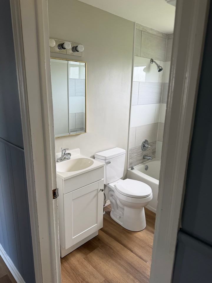 718 Montgomery Ave - Photo 7 of 9