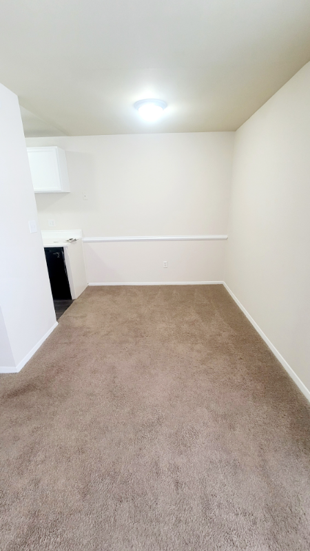 1247 Nelson St #B - Photo 3 of 9