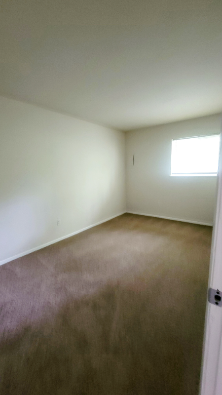 1247 Nelson St #B - Photo 7 of 9