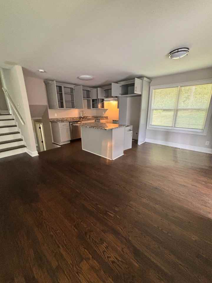 976 5th Ave - Photo 4 of 9