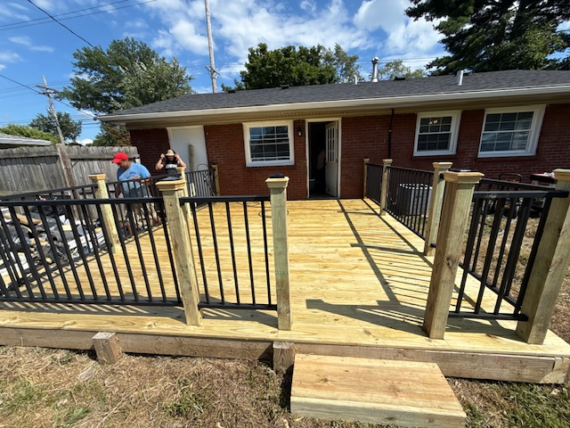2515 Hikes Ln - Photo 2 of 11