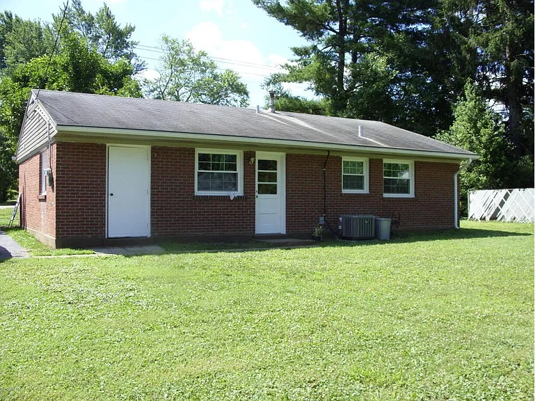 2515 Hikes Ln - Photo 3 of 11