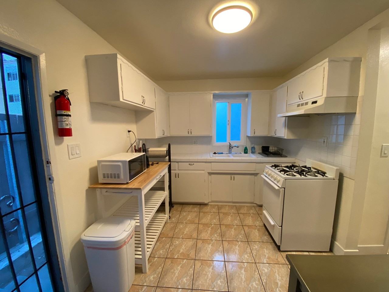 1862 Thomas Ave #1864 - Photo 4 of 16