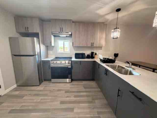 904 Crestview St #D - Photo 4 of 10