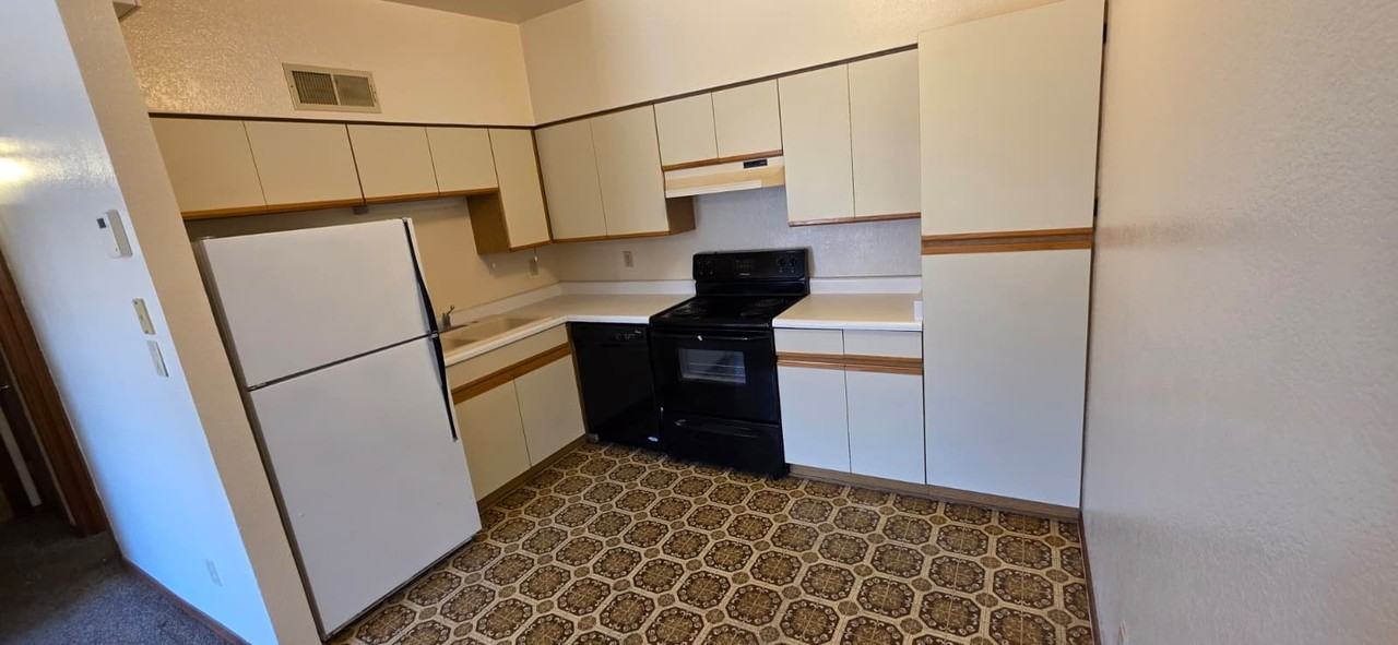 1041 Mesa Dr #1043 - Photo 4 of 9