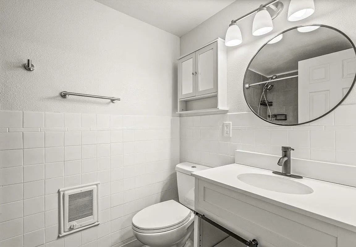 923 E Indiana Ave #6 - Photo 6 of 6