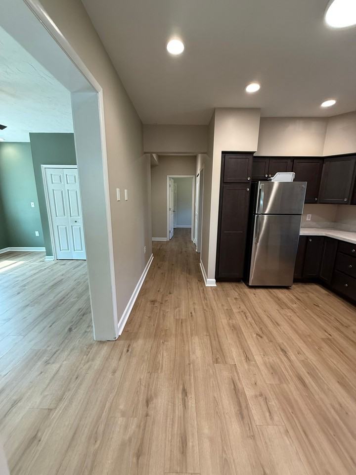 220 N Main St #D - Photo 6 of 16