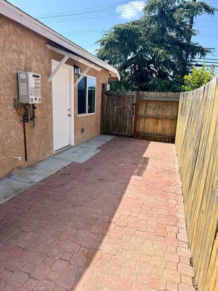 14643 Chatsworth St - Photo 4 of 14