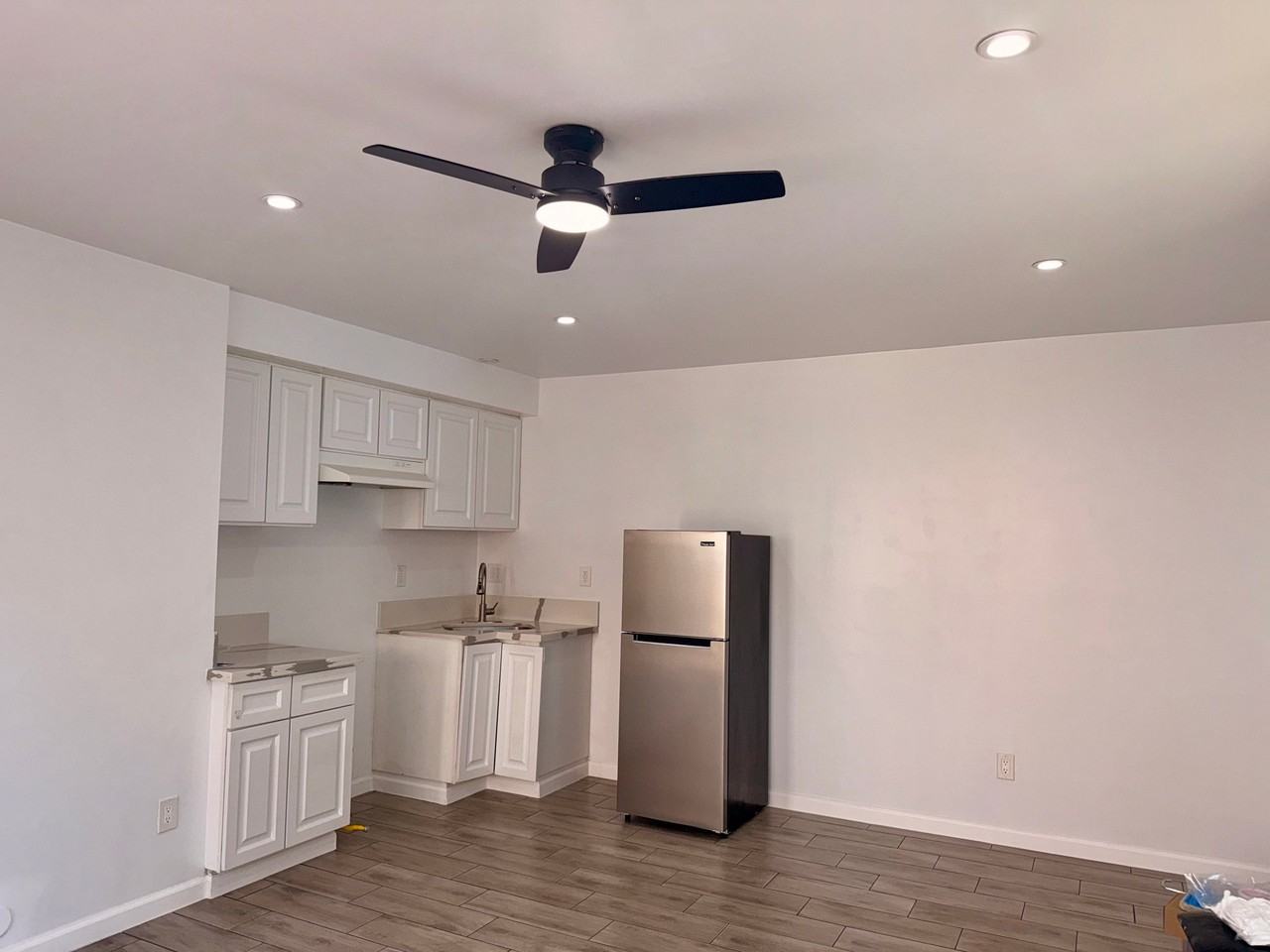 14643 Chatsworth St - Photo 5 of 14