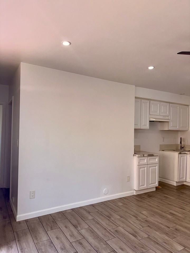 14643 Chatsworth St - Photo 6 of 14