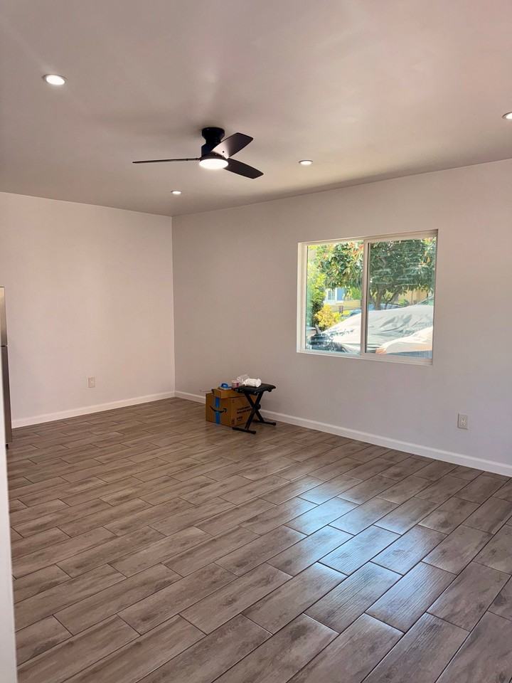 14643 Chatsworth St - Photo 7 of 14