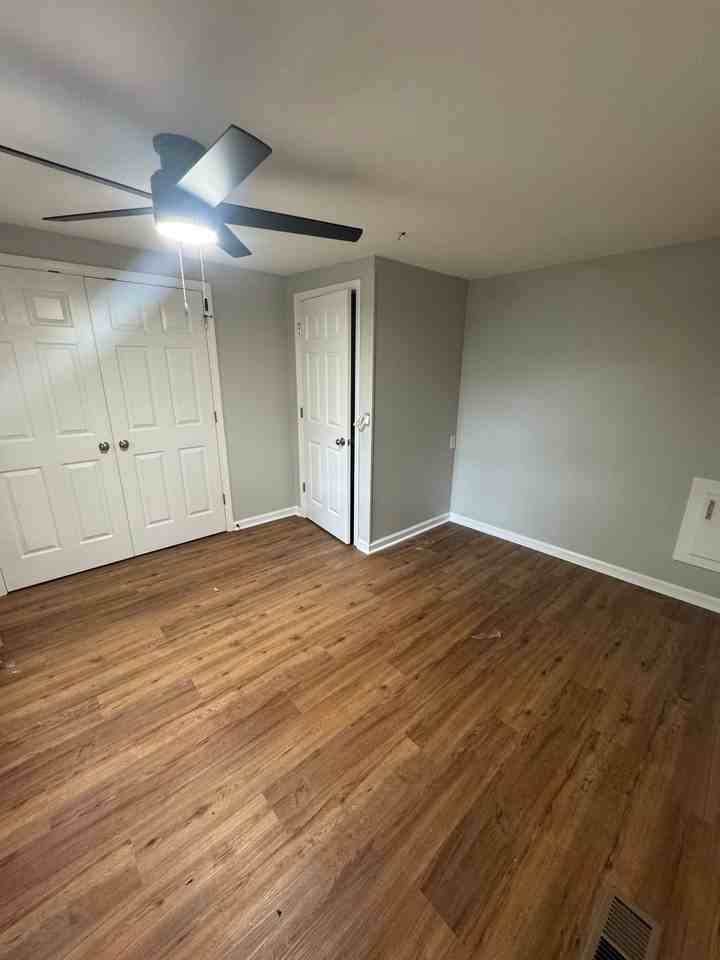 1010 Mill St - Photo 2 of 4