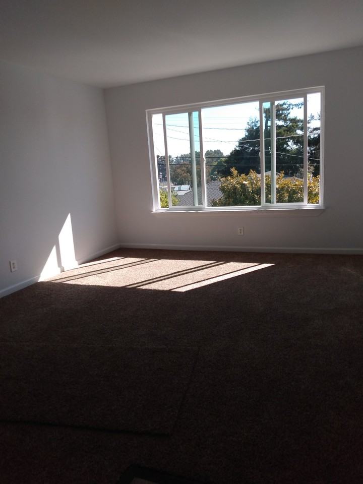 257 East Ave #1 - Photo 5 of 24