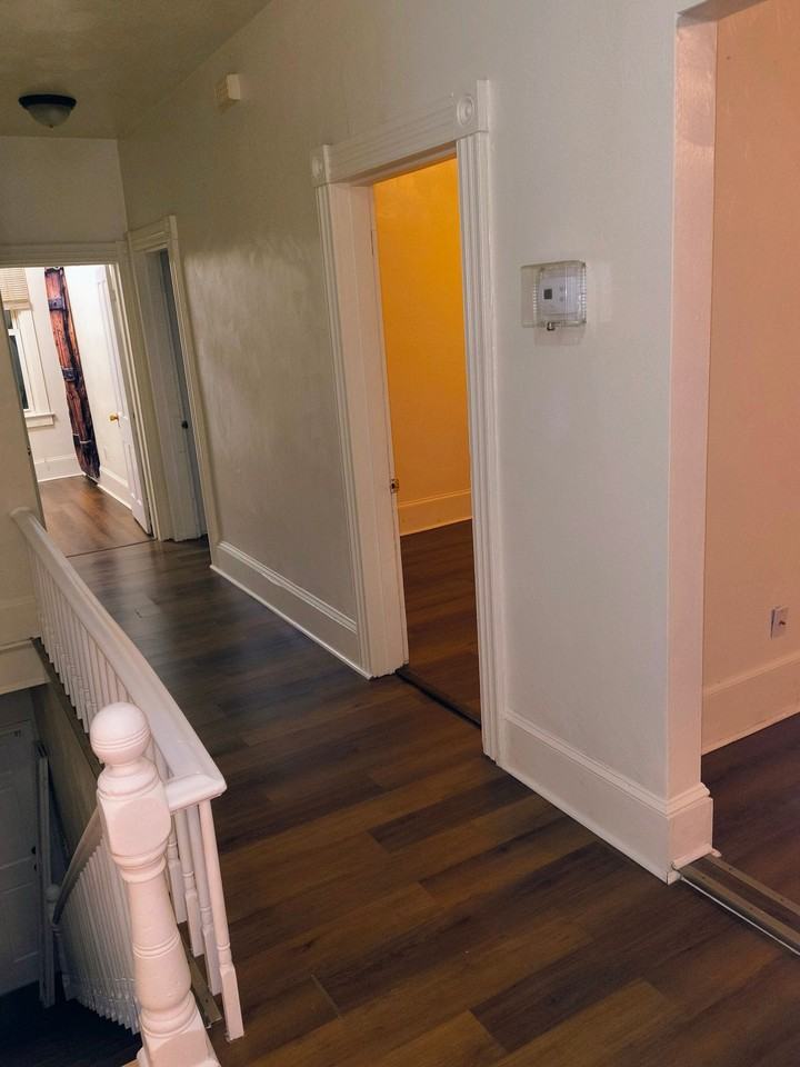 1328 W 37th St #2 - Photo 2 of 8