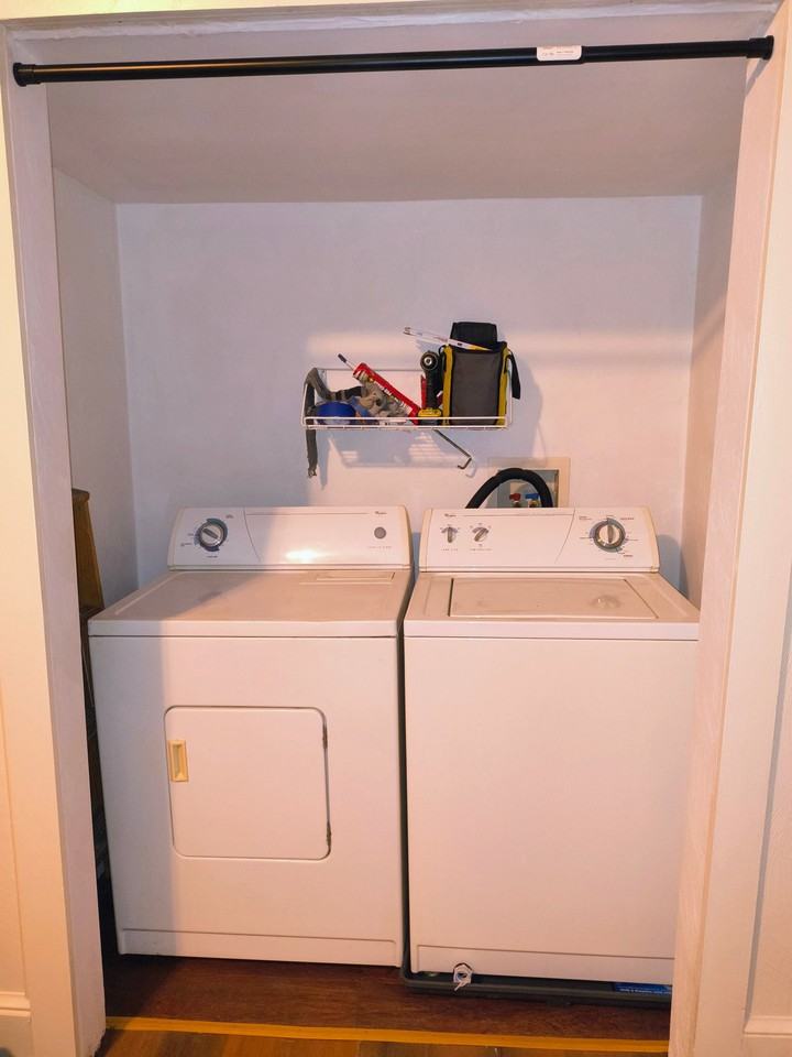 1328 W 37th St #2 - Photo 6 of 8