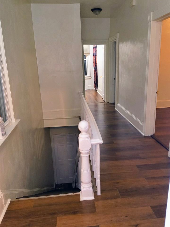 1328 W 37th St #2 - Photo 7 of 8