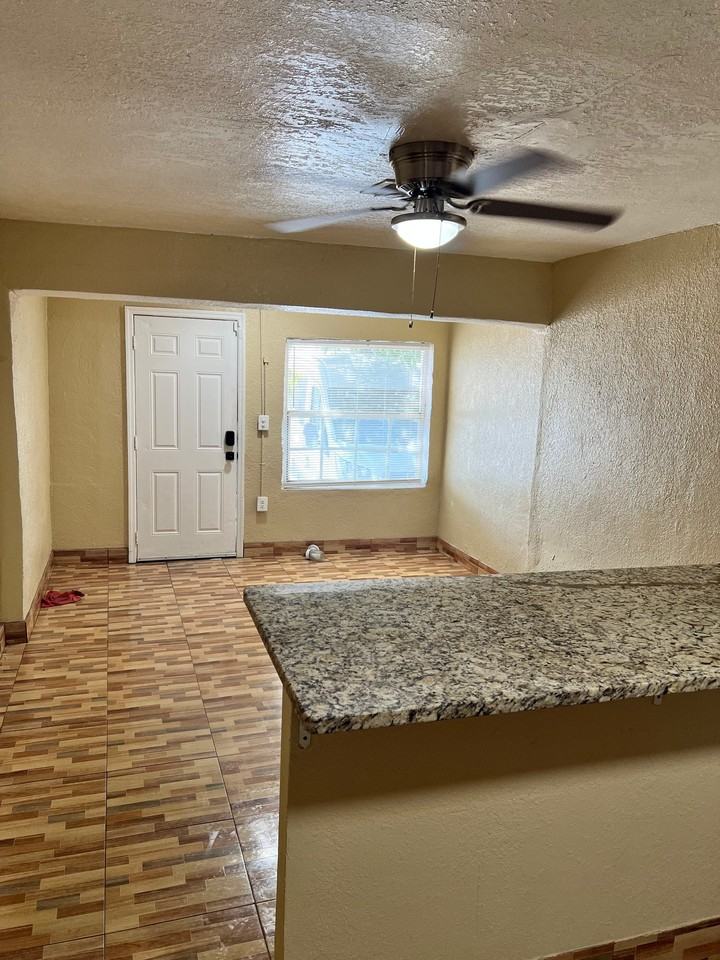 4719 Nw 32nd Ave #A - Photo 4 of 15
