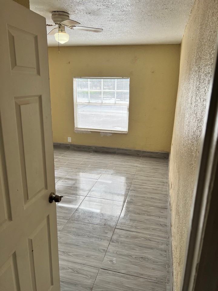 4719 Nw 32nd Ave #A - Photo 7 of 15
