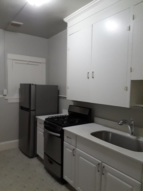 880 E St #3 - Photo 3 of 17
