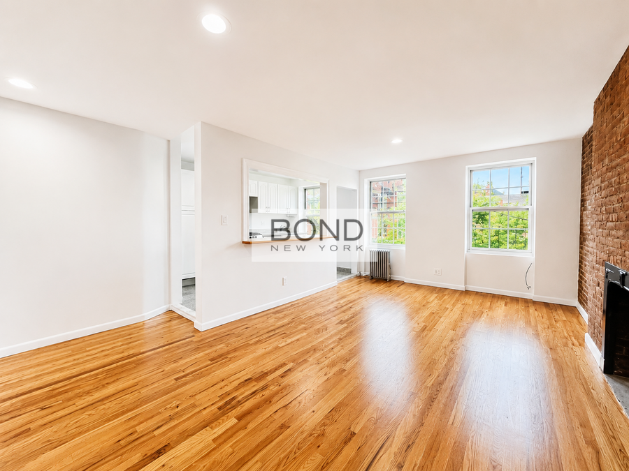 475 W Broadway #H - Photo 3 of 8