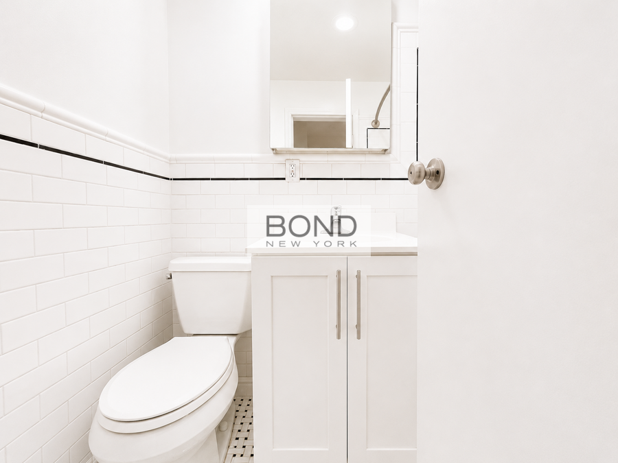 475 W Broadway #H - Photo 6 of 8